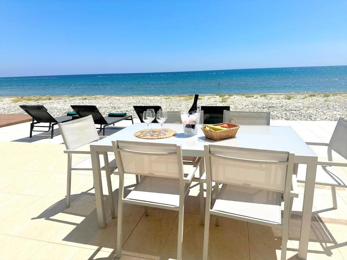 Sayers Beachfront Villa Periwolia Zewnętrze zdjęcie